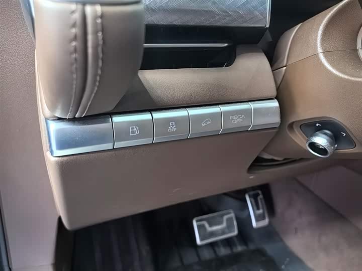 Фото 7 - Tank 700 Hybrid