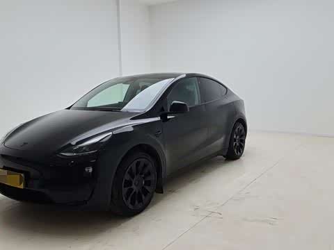 Фото 1 - Tesla Model Y