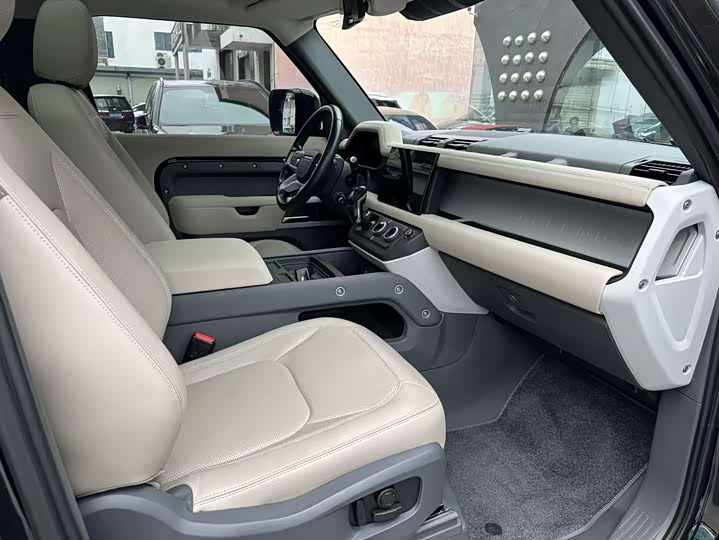 Фото 9 - Land Rover Defender