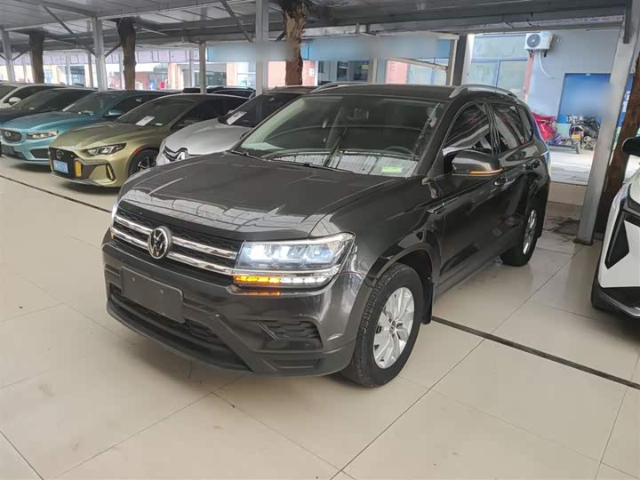 Фото 2 - Volkswagen Tharu