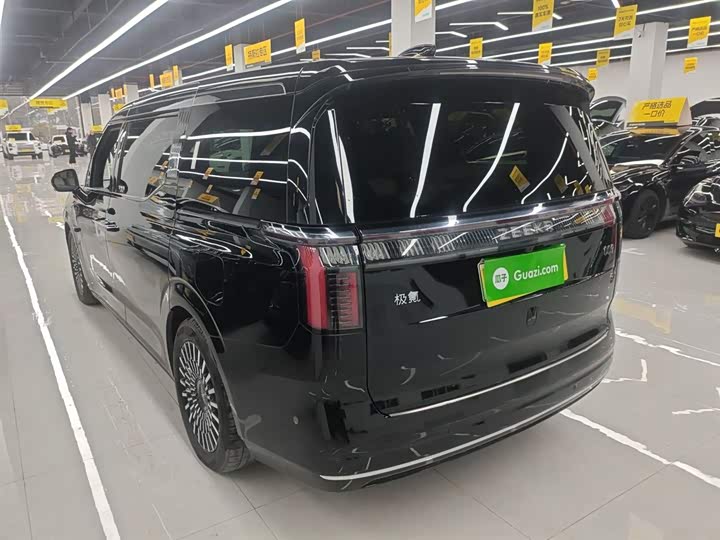 Фото 5 - Zeekr 009