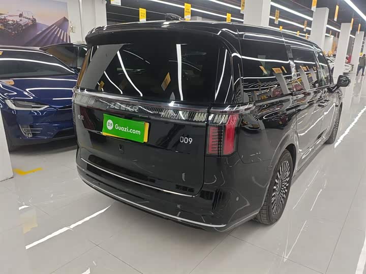 Фото 7 - Zeekr 009