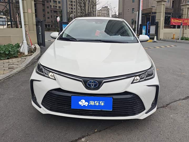 Фото 2 - Toyota Corolla