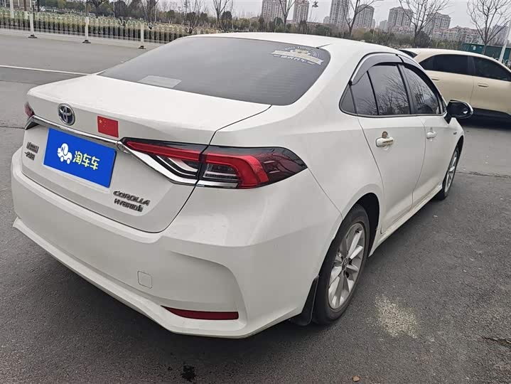 Фото 3 - Toyota Corolla