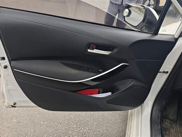 Фото 7 - Toyota Corolla