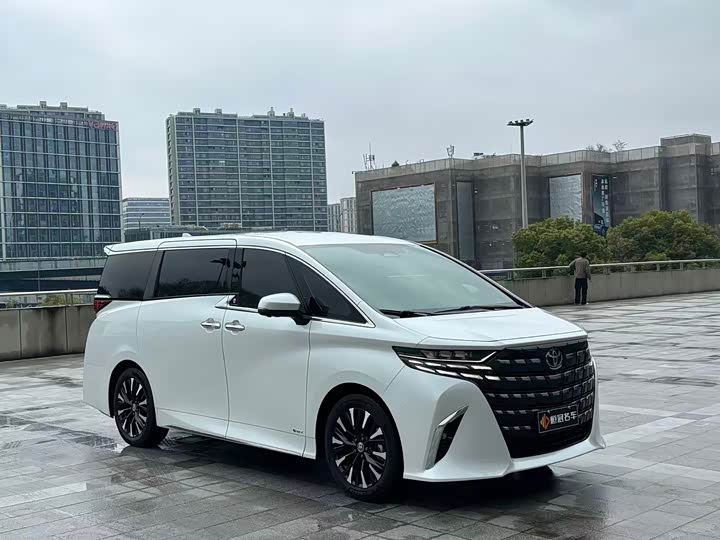Фото 3 - Toyota Alphard
