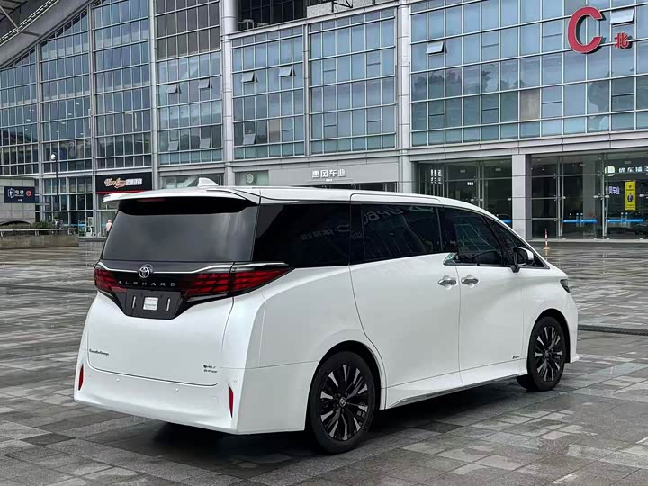 Фото 6 - Toyota Alphard
