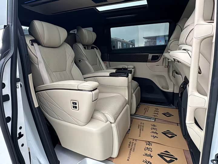 Фото 9 - Toyota Alphard