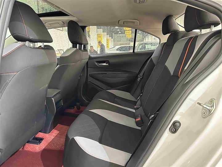 Фото 5 - Toyota Corolla