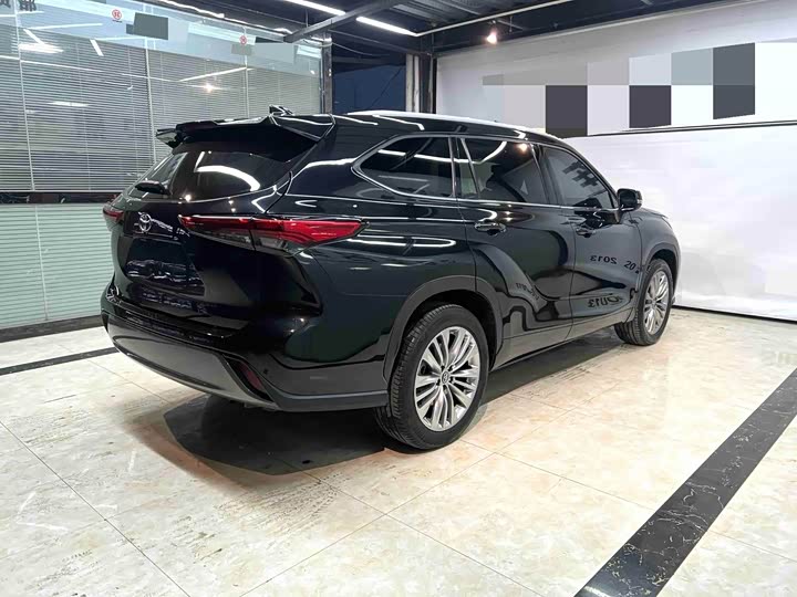 Фото 6 - Toyota Highlander