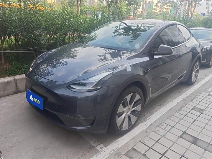 Фото 1 - Tesla Model Y