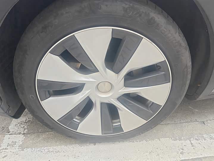 Фото 6 - Tesla Model Y