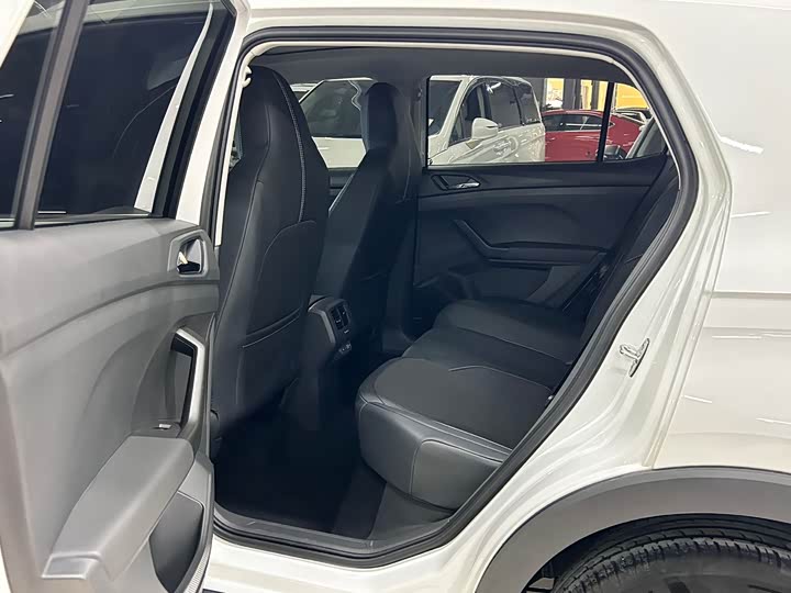 Фото 9 - Volkswagen T-Cross