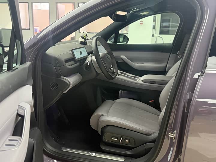 Фото 9 - Nio EC6