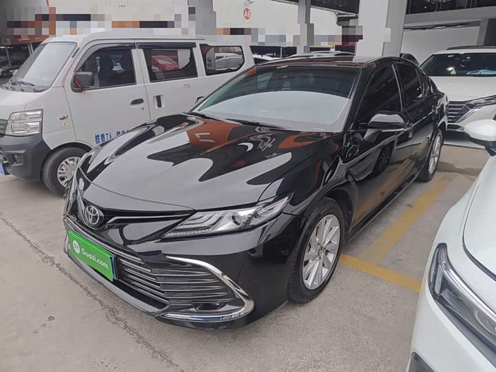 Фото 1 - Toyota Camry