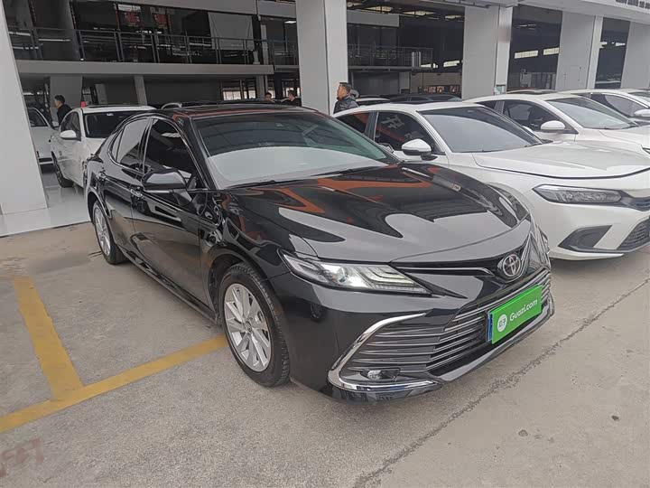 Фото 4 - Toyota Camry