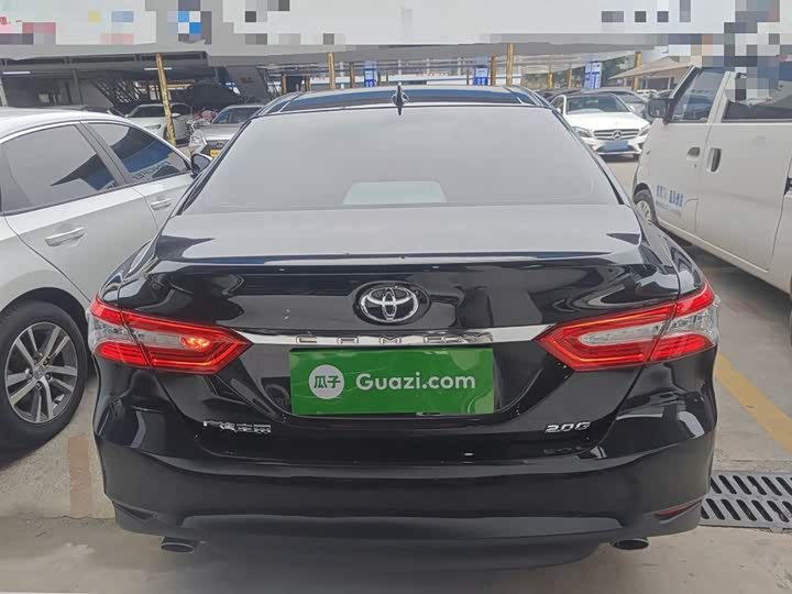 Фото 6 - Toyota Camry