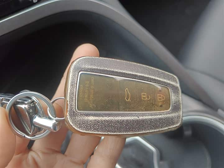 Фото 9 - Toyota Camry