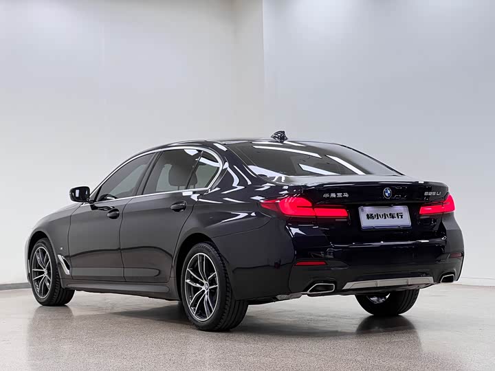 Фото 5 - BMW 5 Series