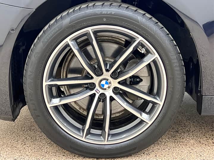 Фото 9 - BMW 5 Series