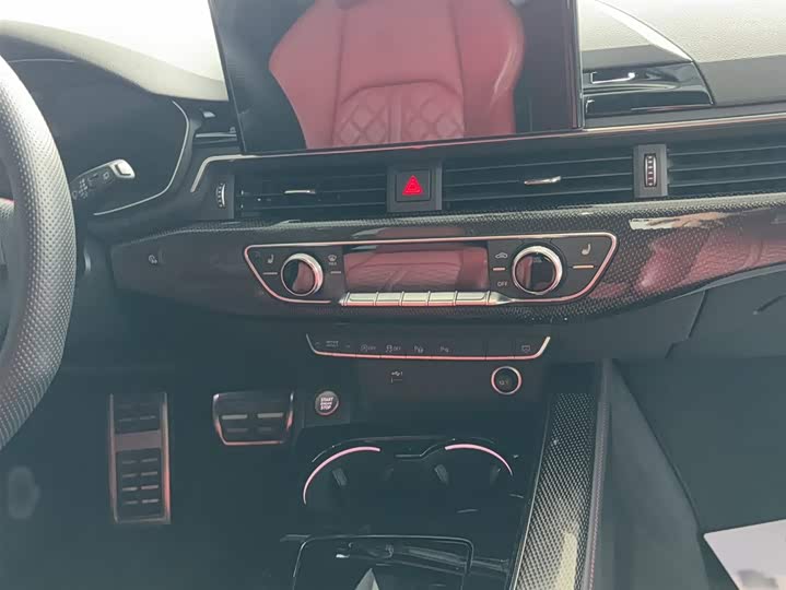 Фото 4 - Audi S4