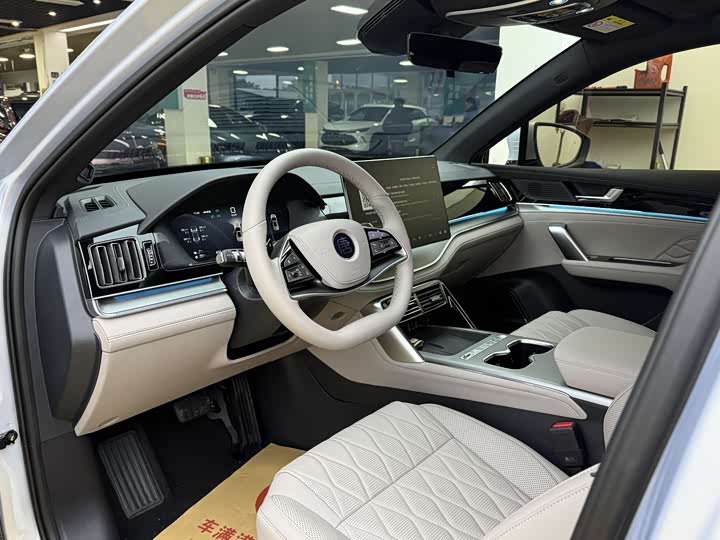 Фото 5 - BYD Tang Hybrid/EV