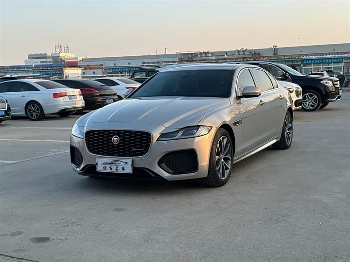 Photo 1 - Jaguar XF L