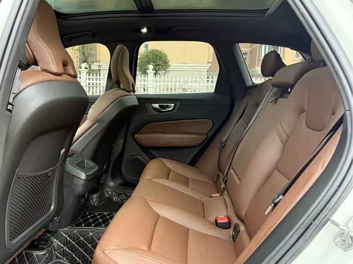 Фото 5 - Volvo XC60