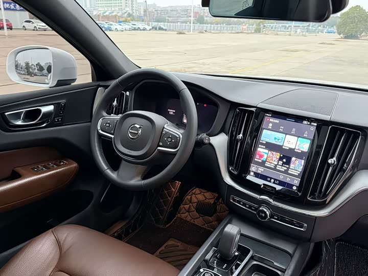 Фото 6 - Volvo XC60