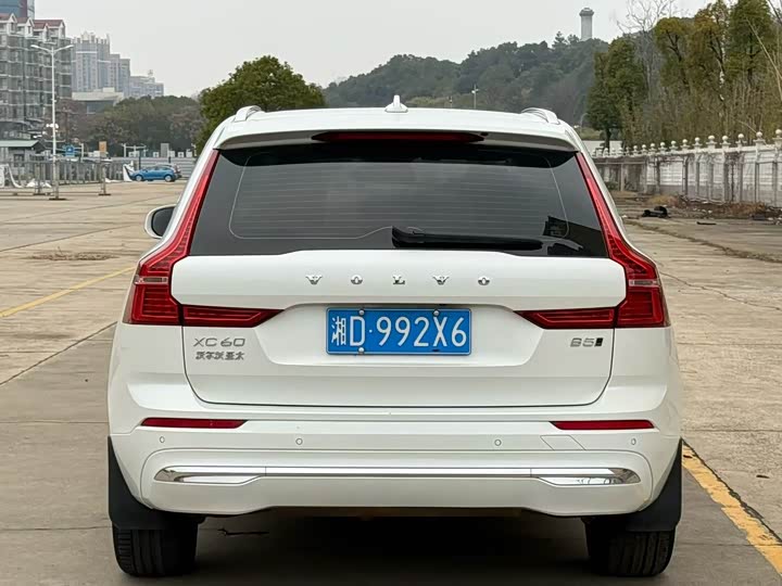 Фото 8 - Volvo XC60