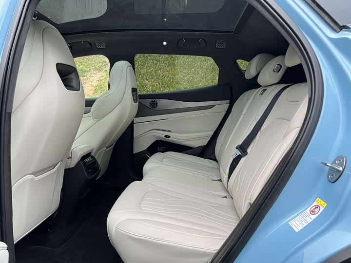 Фото 9 - Denza N7