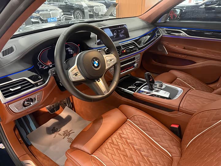 Фото 4 - BMW 7 Series