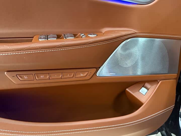 Фото 5 - BMW 7 Series