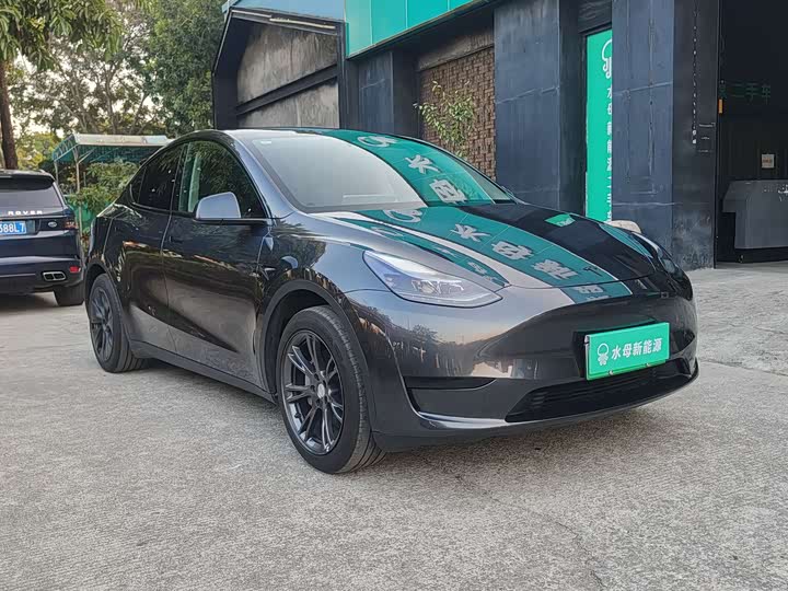 Фото 3 - Tesla Model Y