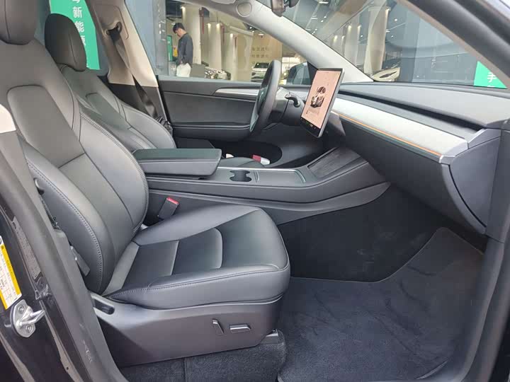 Фото 8 - Tesla Model Y