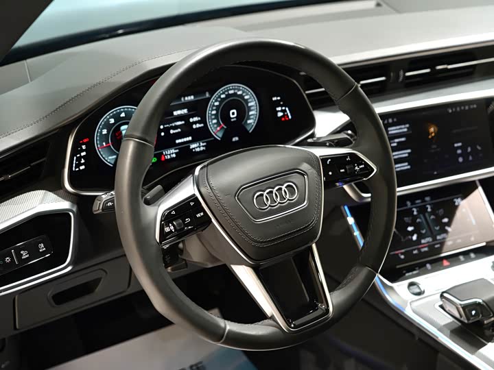 Фото 3 - Audi A6L