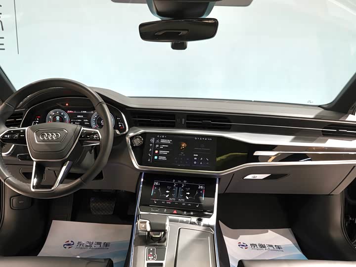 Фото 4 - Audi A6L