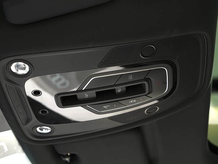 Фото 9 - Audi A6L