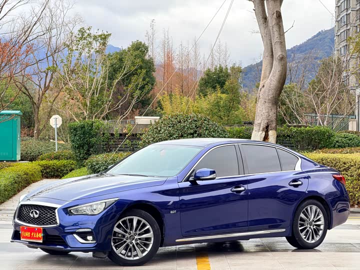 Фото 1 - Infiniti Q50L