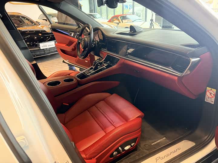 Фото 7 - Porsche Panamera