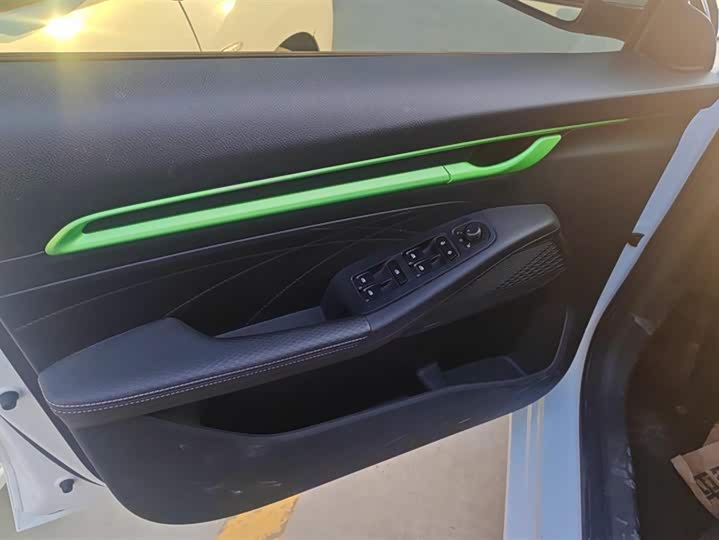 Фото 7 - Geely Emgrand