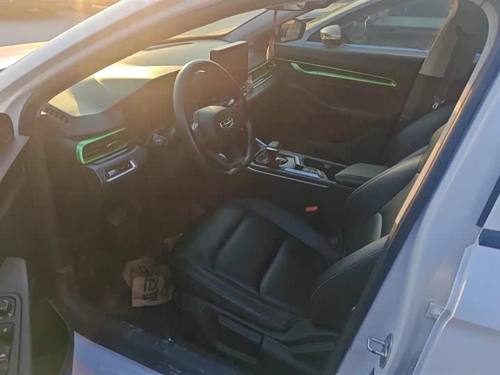 Фото 9 - Geely Emgrand