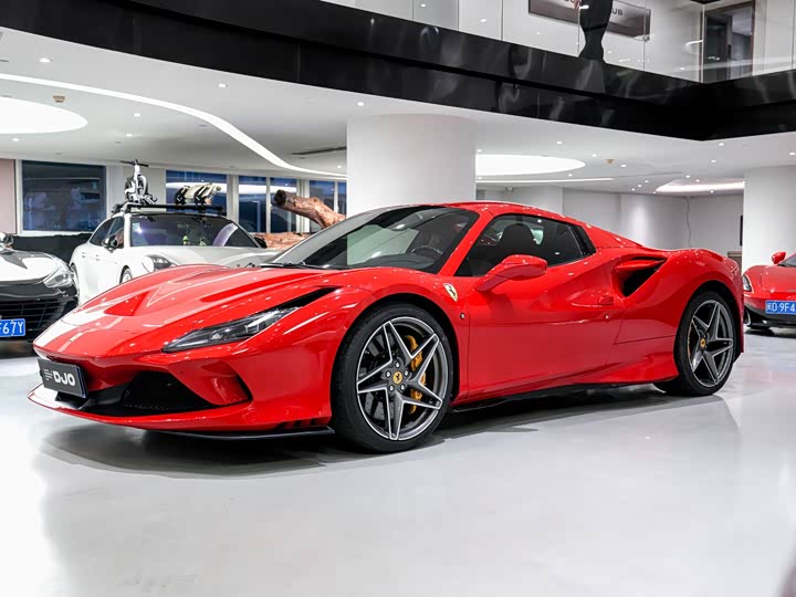 Photo 1 - Ferrari F8