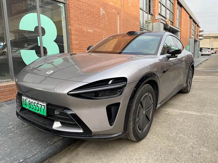 Фото 1 - Xiaomi YU7