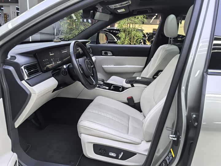 Фото 4 - LiXiang One