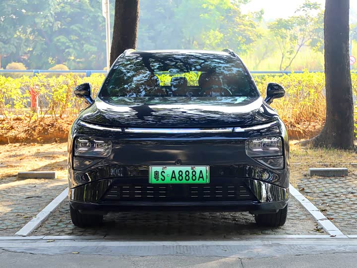 Фото 2 - XPeng G9