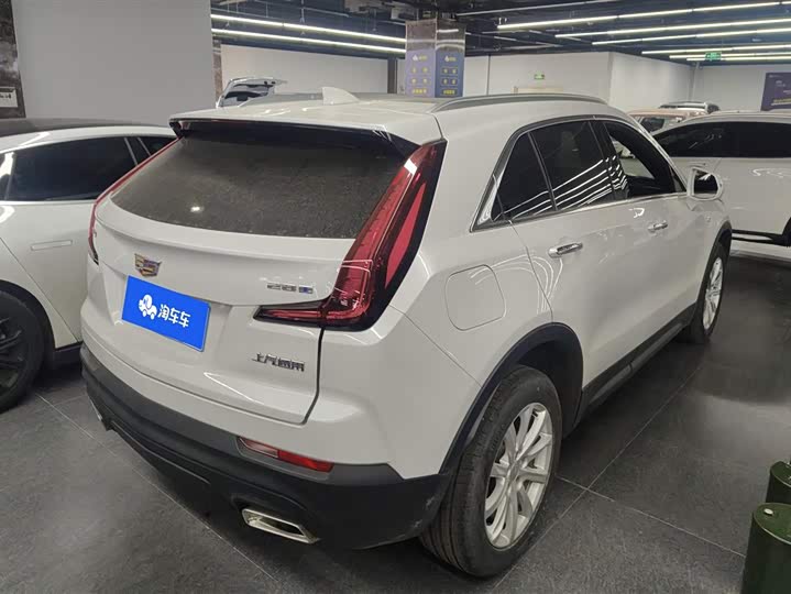 Фото 3 - Cadillac XT4