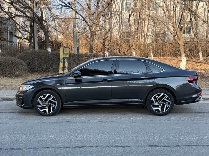 Фото 4 - Volkswagen Sagitar L