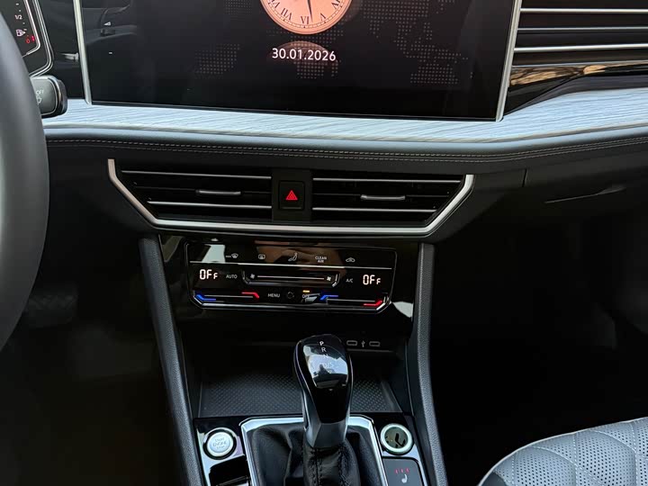 Фото 9 - Volkswagen Sagitar L