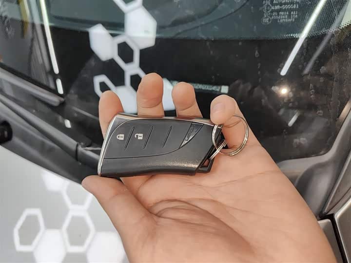 Фото 9 - Lexus NX